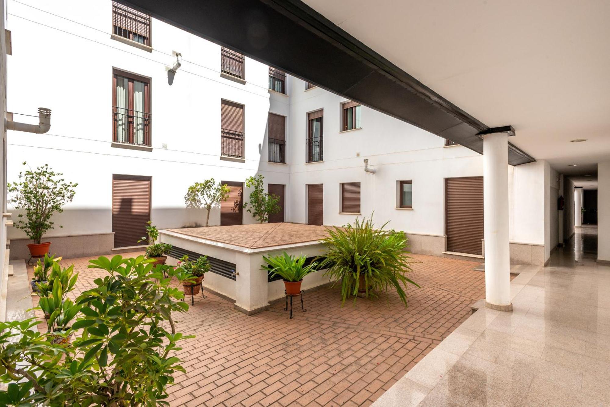 First Floor Close Macarena Church Sevilla Buitenkant foto