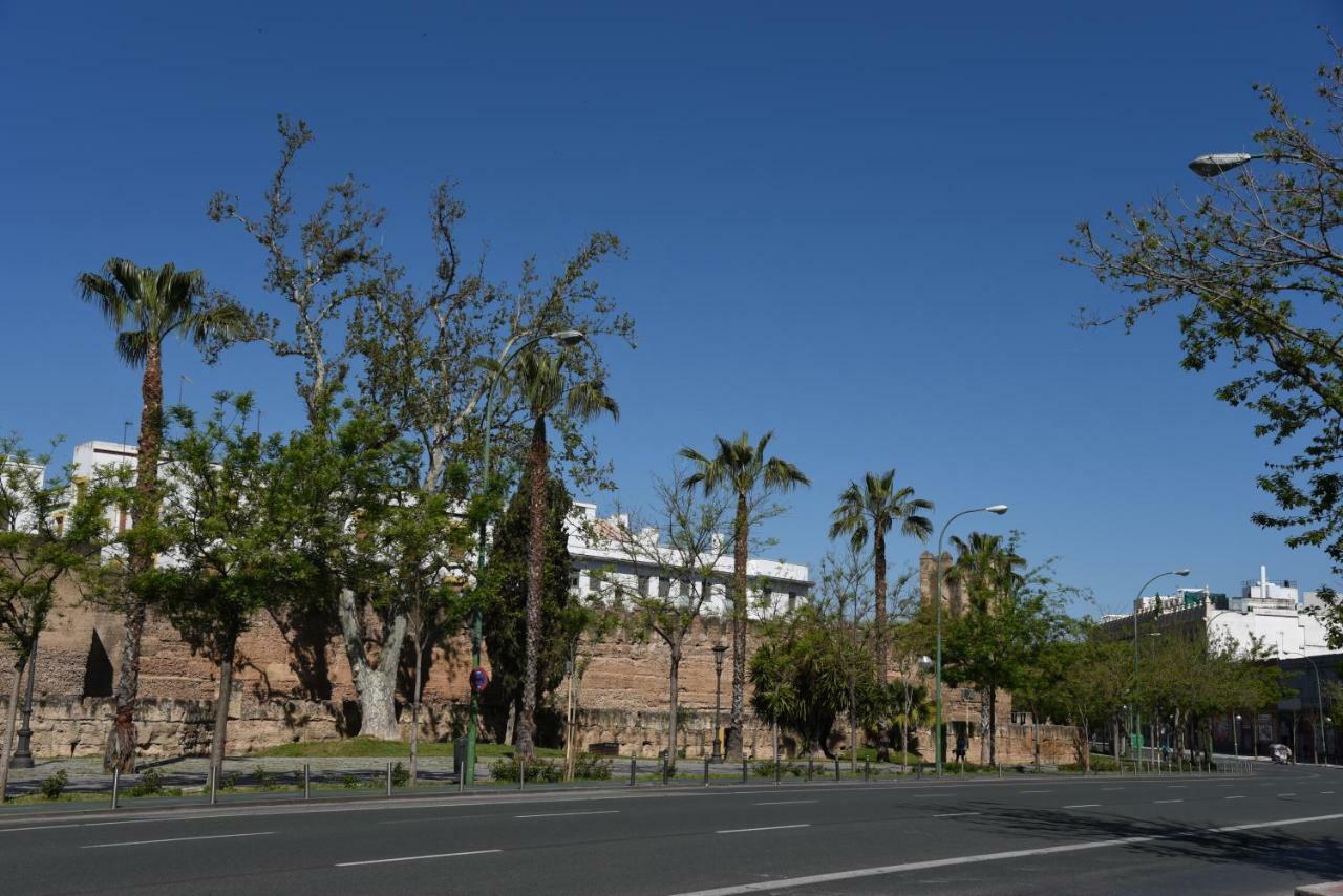 First Floor Close Macarena Church Sevilla Buitenkant foto